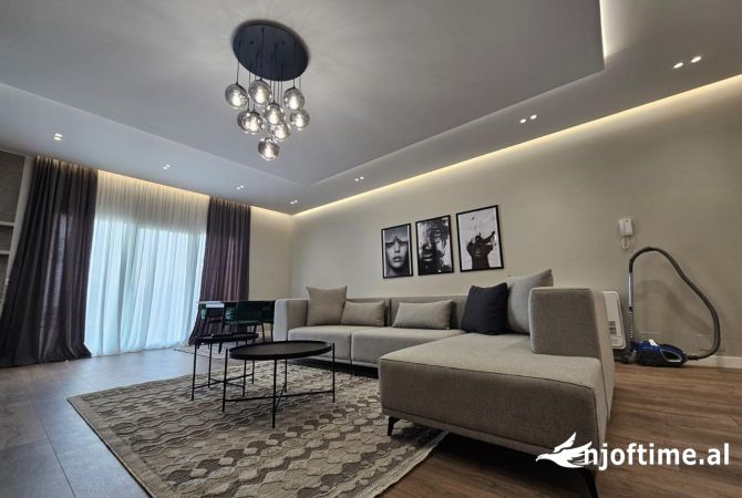 Shtepi me qera 3+1 ne Tirane - 1,500 Euro