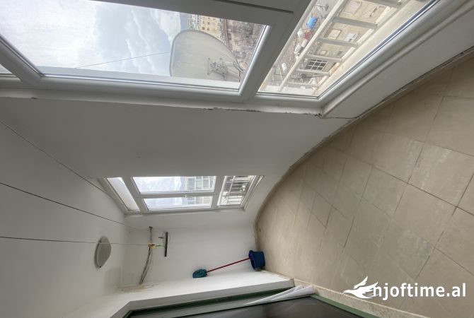 Shtepi me qera Apartament ne Tirane, 1+1, Mobilimi E mobiluar, Pagesa 750  Euro.