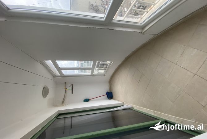 Shtepi me qera Apartament ne Tirane, 1+1, Mobilimi E mobiluar, Pagesa 750  Euro.