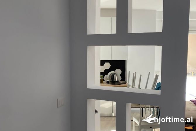 Shtepi me qera Apartament ne Tirane, 1+1, Mobilimi E mobiluar, Pagesa 450  Euro.