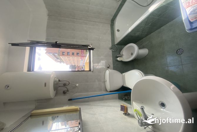 Shtepi me qera Apartament ne Tirane, 2+1, Mobilimi E mobiluar, Pagesa 500  Euro.