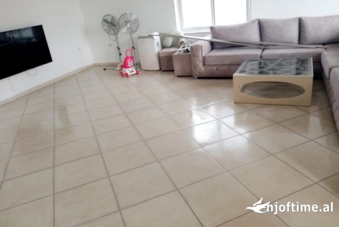 Shtepi me qera Apartament ne Tirane, 2+1, Mobilimi E mobiluar, Pagesa 450  Euro.