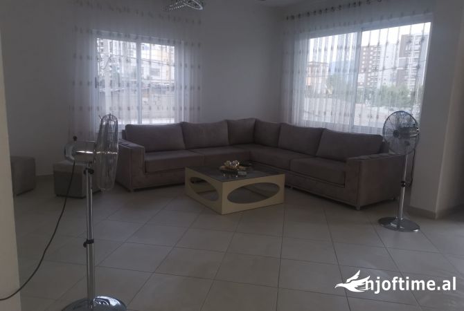 Shtepi me qera 2+1 ne Tirane - 450 Euro