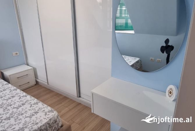 Shtepi me qera Apartament ne Tirane, 1+1, Mobilimi E mobiluar, Pagesa 370  Euro.