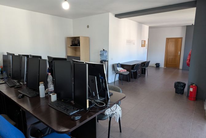 Ambjent per biznes,te zogu i zi,cmimi 600 euro neto