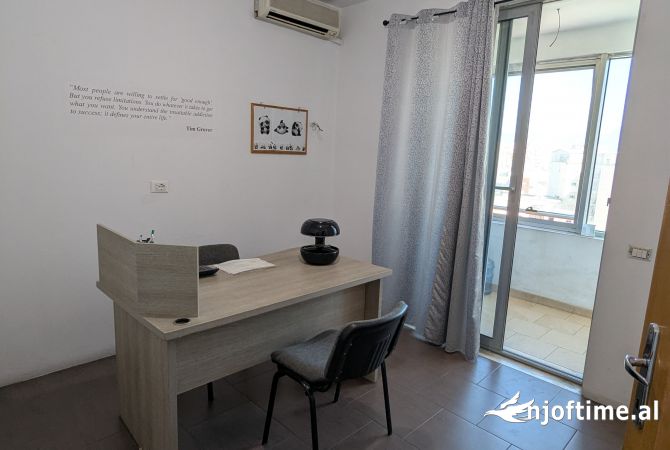 Ambjent per biznes,te zogu i zi,cmimi 600 euro neto