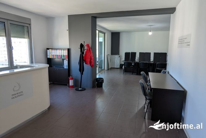 Ambjent per biznes,te zogu i zi,cmimi 600 euro neto