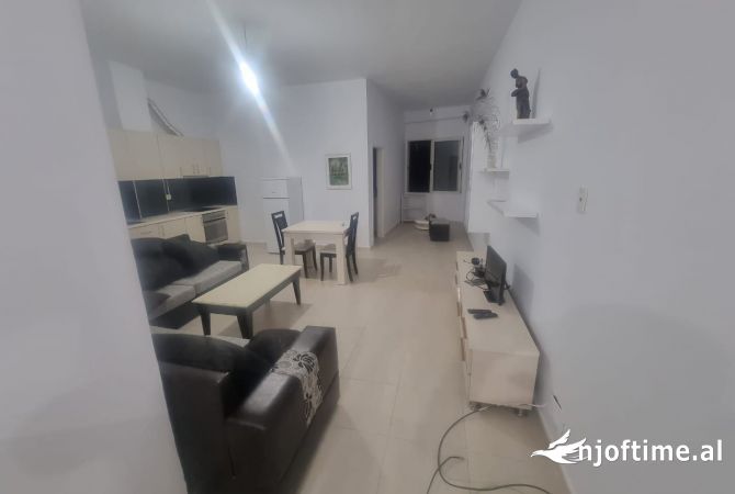 Shtepi me qera 1+1 ne Tirane - 400 Euro