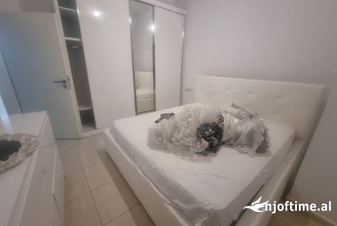 Shtepi me qera Apartament ne Tirane, 1+1, Mobilimi E mobiluar, Pagesa 400  Euro.