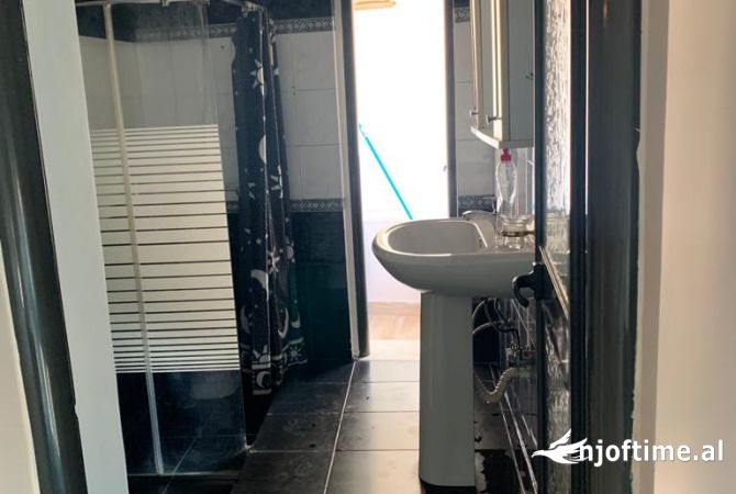 Shtepi me qera Apartament ne Tirane, 1+1, Mobilimi E mobiluar, Pagesa 350  Euro.