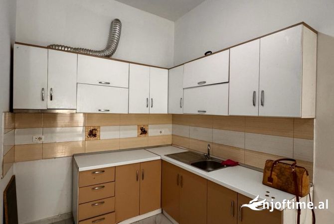 Shtepi me qera 1+1 ne Tirane - 400 Euro