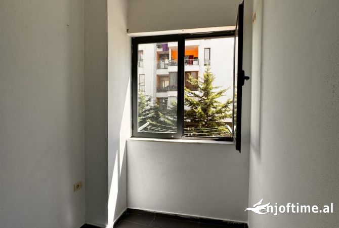 Shtepi me qera Apartament ne Tirane, 1+1, Mobilimi E mobiluar, Pagesa 400  Euro.
