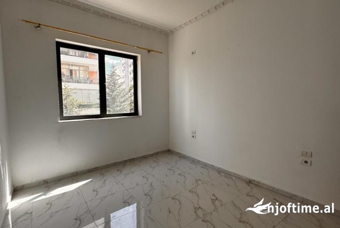 Shtepi me qera Apartament ne Tirane, 1+1, Mobilimi E mobiluar, Pagesa 400  Euro.