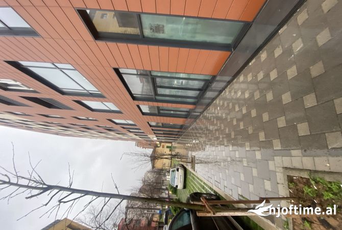 Ambjent biznesi,me sip 60 m2,te shkolle e kuqe,2000 euro