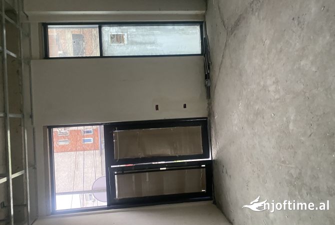 Ambient biznesi me qera 1+1 ne Tirane - 2,000 Euro