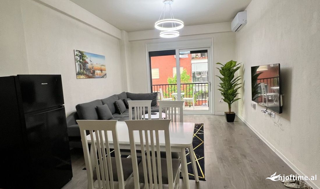 Shtepi me qera Apartament ne Tirane, 1+1, Mobilimi E mobiluar, Pagesa 700  Euro.