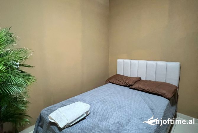 Shtepi me qera Apartament ne Tirane, 1+1, Mobilimi E mobiluar, Pagesa 700  Euro.