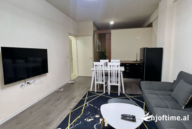 Shtepi me qera Apartament ne Tirane, 1+1, Mobilimi E mobiluar, Pagesa 700  Euro.