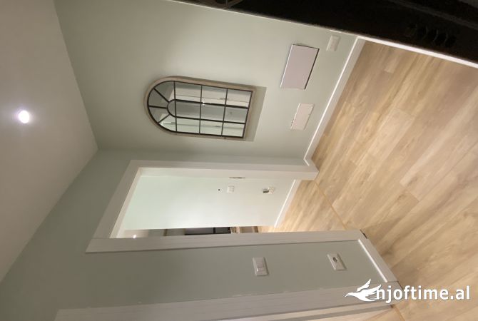 Shtepi me qera Apartament ne Tirane, 1+1, Mobilimi E mobiluar, Pagesa 750  Euro.