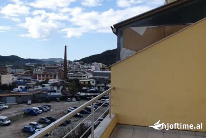 Shtepi ne shitje Apartament ne Tirane, 2+1, Mobilimi E mobiluar, Pagesa 125,000  Euro.