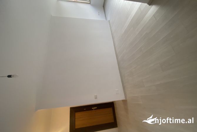 Shtepi me qera Apartament ne Tirane, 2+1, Mobilimi Pjeserisht e mobiluar, Pagesa 400  Euro.