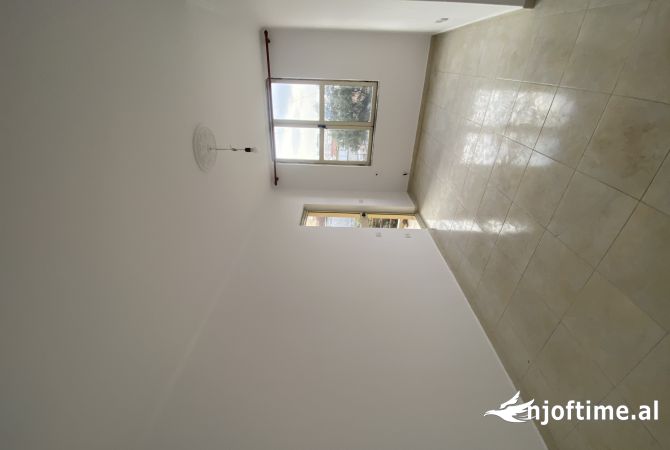 Shtepi me qera 2+1 ne Tirane - 400 Euro