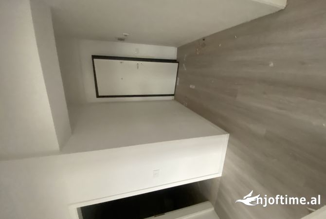 Shtepi ne shitje Apartament ne Tirane, 2+1, Mobilimi Bosh, pa mobiluar, Pagesa 218,000  Euro.