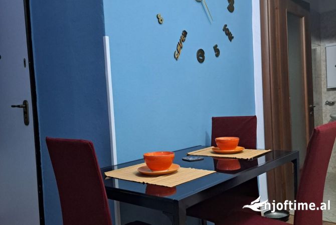 Shtepi me qera Apartament ne Tirane, Garsoniere, Mobilimi E mobiluar, Pagesa 350  Euro.