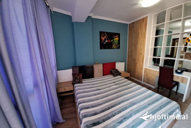 Shtepi me qera Apartament ne Tirane, Garsoniere, Mobilimi E mobiluar, Pagesa 350  Euro.
