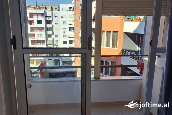 Shtepi me qera Apartament ne Tirane, Garsoniere, Mobilimi E mobiluar, Pagesa 350  Euro.