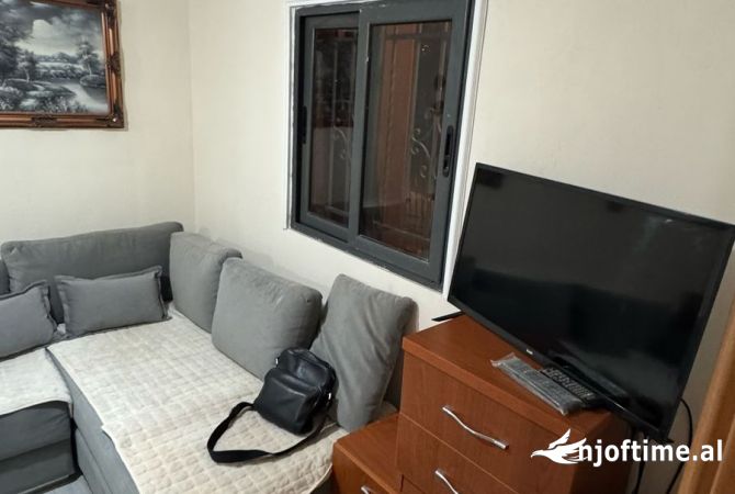 Shtepi me qera Apartament ne Tirane, 1+1, Mobilimi E mobiluar, Pagesa 300  Euro.