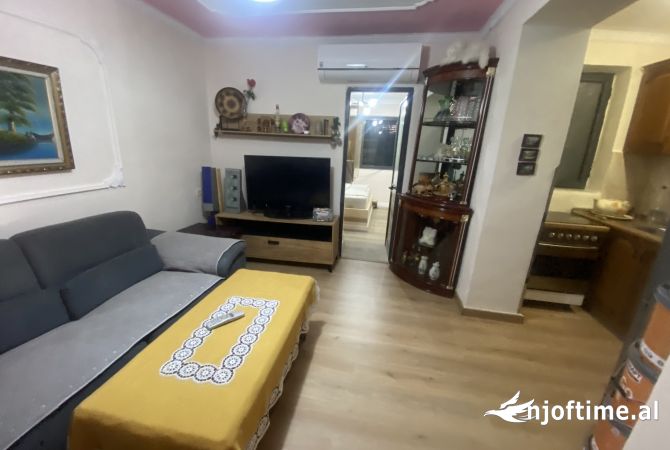 Shtepi me qera Apartament ne Tirane, 2+1, Mobilimi E mobiluar, Pagesa 450  Euro.
