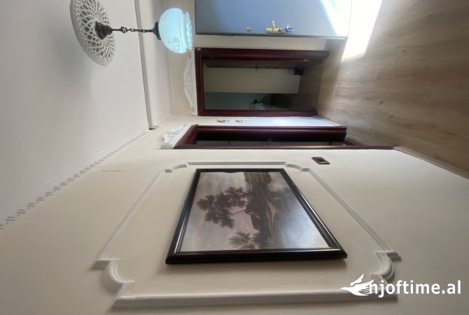 Shtepi me qera Apartament ne Tirane, 2+1, Mobilimi E mobiluar, Pagesa 450  Euro.