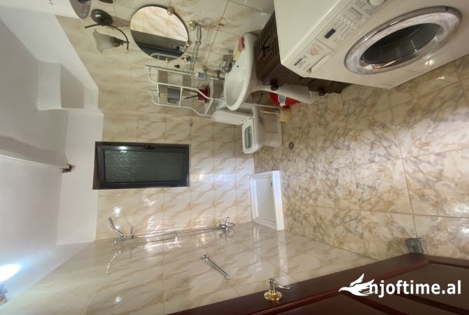 Shtepi me qera Apartament ne Tirane, 2+1, Mobilimi E mobiluar, Pagesa 450  Euro.