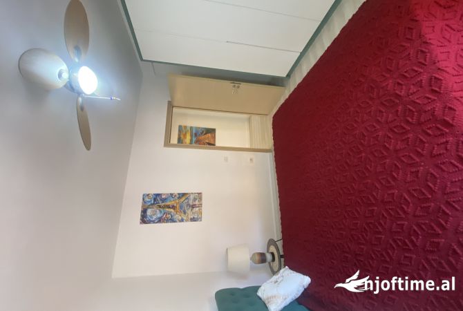 Shtepi me qera Apartament ne Tirane, 2+1, Mobilimi E mobiluar, Pagesa 650  Euro.