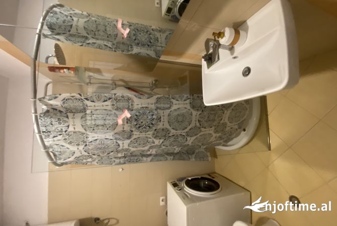 Shtepi me qera 2+1 ne Tirane - 650 Euro