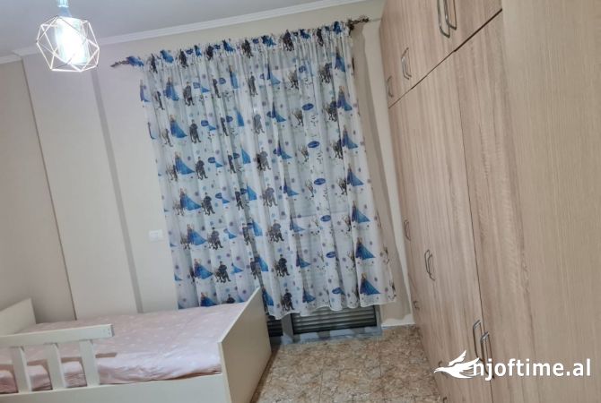 Shtepi me qera Apartament ne Tirane, 2+1, Mobilimi E mobiluar, Pagesa 600  Euro.