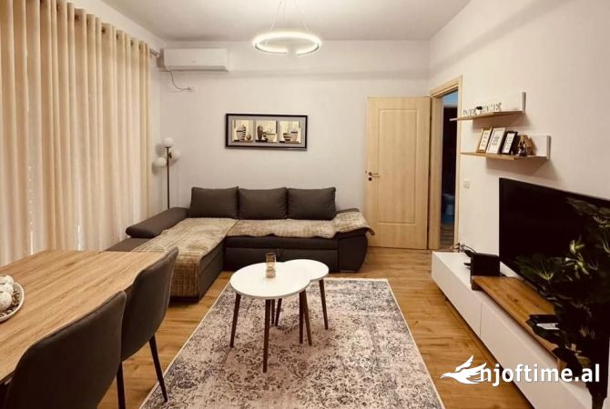 Shtepi me qera Apartament ne Tirane, 1+1, Mobilimi E mobiluar, Pagesa 500  Euro.