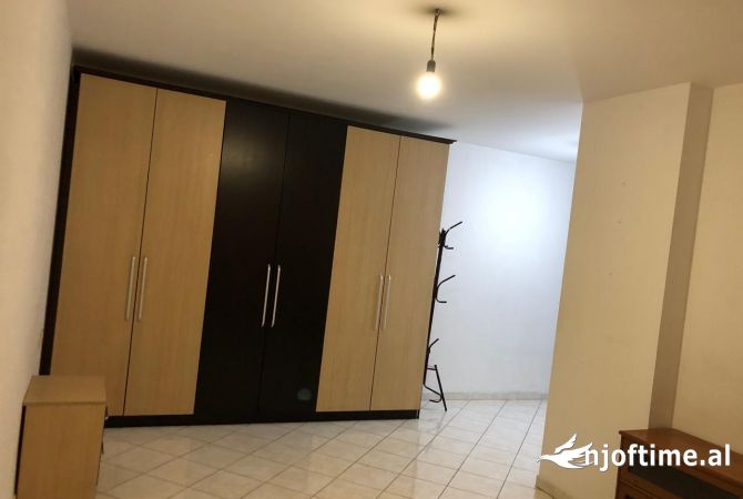 Shtepi me qera 2+1 ne Tirane - 450 Euro