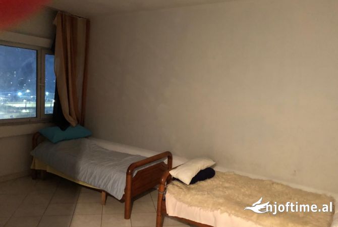 Shtepi me qera Apartament ne Tirane, 2+1, Mobilimi E mobiluar, Pagesa 450  Euro.