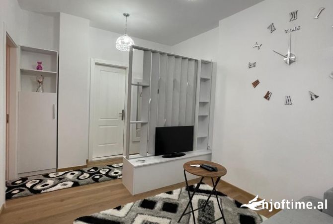 Shtepi me qera Apartament ne Tirane, 1+1, Mobilimi E mobiluar, Pagesa 500  Euro.
