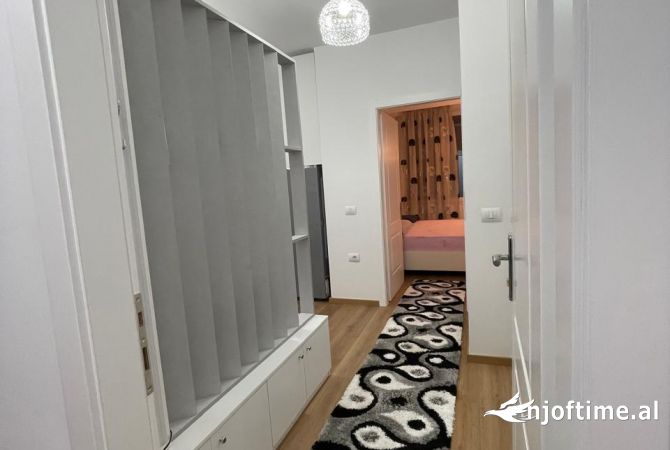 Shtepi ne shitje Apartament ne Tirane, 1+1, Mobilimi E mobiluar, Pagesa 120,000  Euro.
