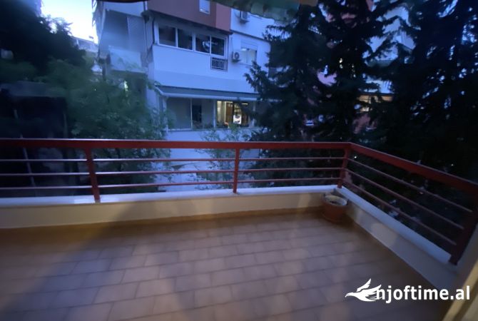 Shtepi me qera Apartament ne Tirane, 1+1, Mobilimi E mobiluar, Pagesa 550  Euro.