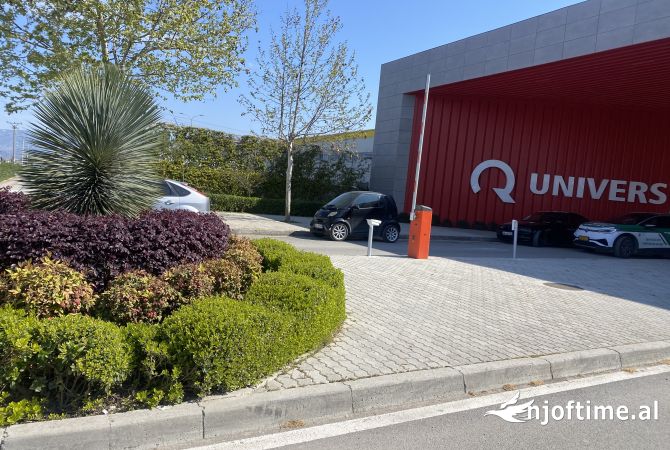 Shtepi ne shitje Apartament ne Tirane, 2+1, Mobilimi Bosh, pa mobiluar, Pagesa 96,000  Euro.