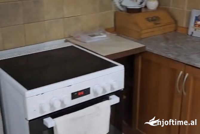 Shtepi me qera Apartament ne Tirane, 1+1, Mobilimi E mobiluar, Pagesa 550  Euro.