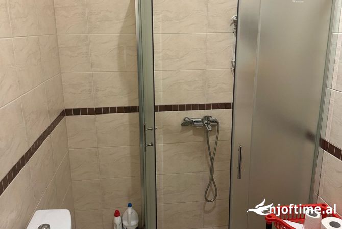 Shtepi me qera Apartament ne Tirane, 1+1, Mobilimi E mobiluar, Pagesa 450  Euro.