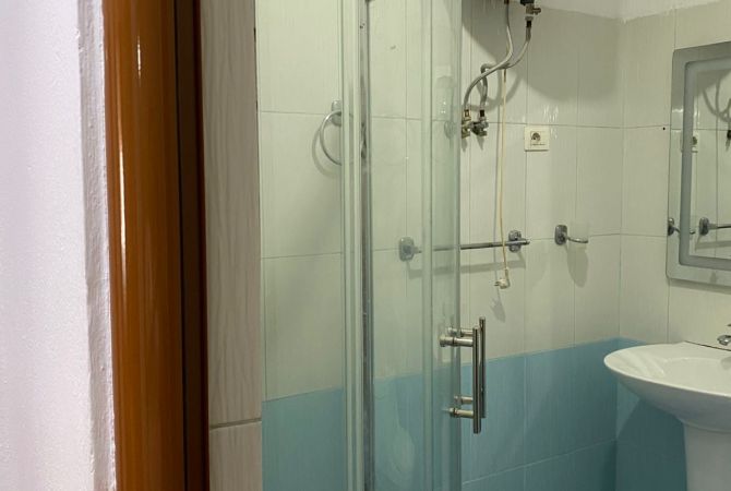 Shtepi me qera Apartament ne Tirane, 1+1, Mobilimi E mobiluar, Pagesa 350  Euro.