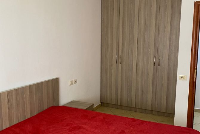 Shtepi me qera Apartament ne Tirane, 1+1, Mobilimi E mobiluar, Pagesa 350  Euro.