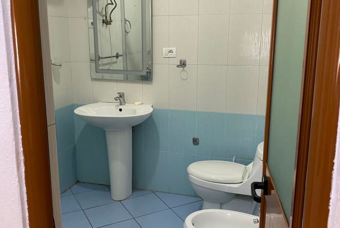 Shtepi me qera Apartament ne Tirane, 1+1, Mobilimi E mobiluar, Pagesa 350  Euro.