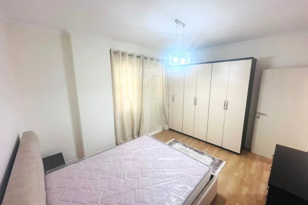 Shtepi me qera Apartament ne Tirane, 2+1, Mobilimi E mobiluar, Pagesa 550  Euro.